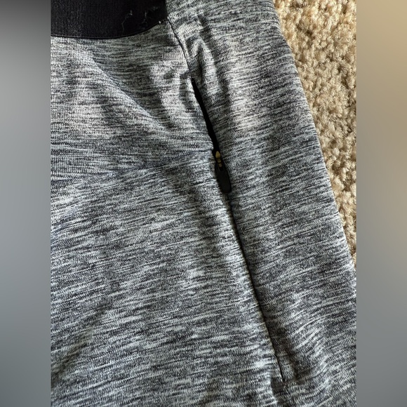 Women’s Tracksmith Running Shorts 🩶 - Picture 3 of 8